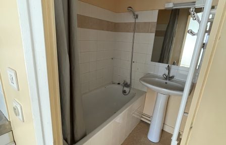 salle de bains appartement T1 Limoges Centre Ville